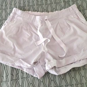Lululemon "spring break away" cargo short 10